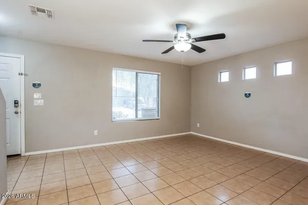 $2,070 | 7225 South 37th Glen, Phoenix, AZ 85041