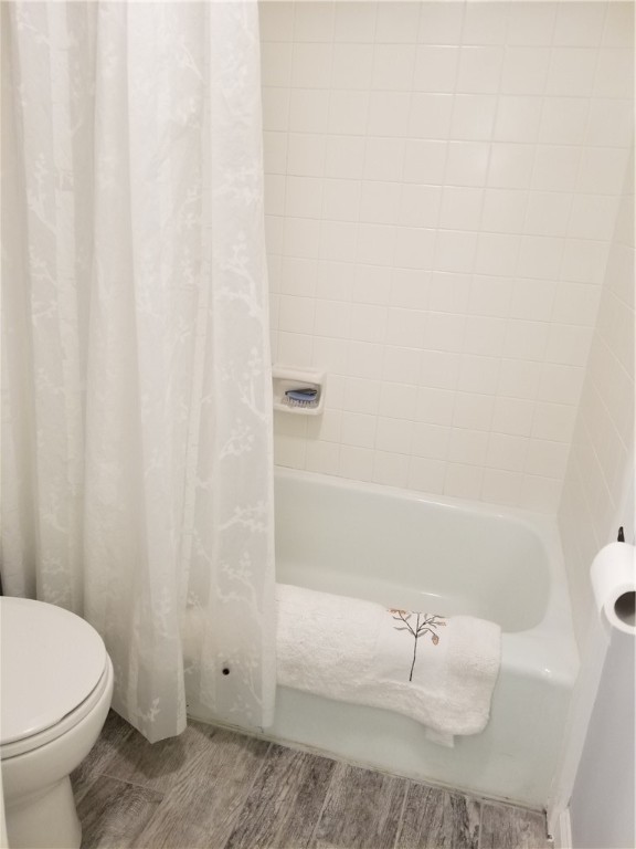 2011 Shelter Point Anderson, SC 29626 - Photo 21 of 33 Guest bath all new flooring