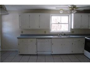 73 L Rockingham Road, Unit 1 Derry, NH 03038 - Photo 2 of 9