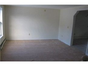 73 L Rockingham Road, Unit 1 Derry, NH 03038 - Photo 5 of 9