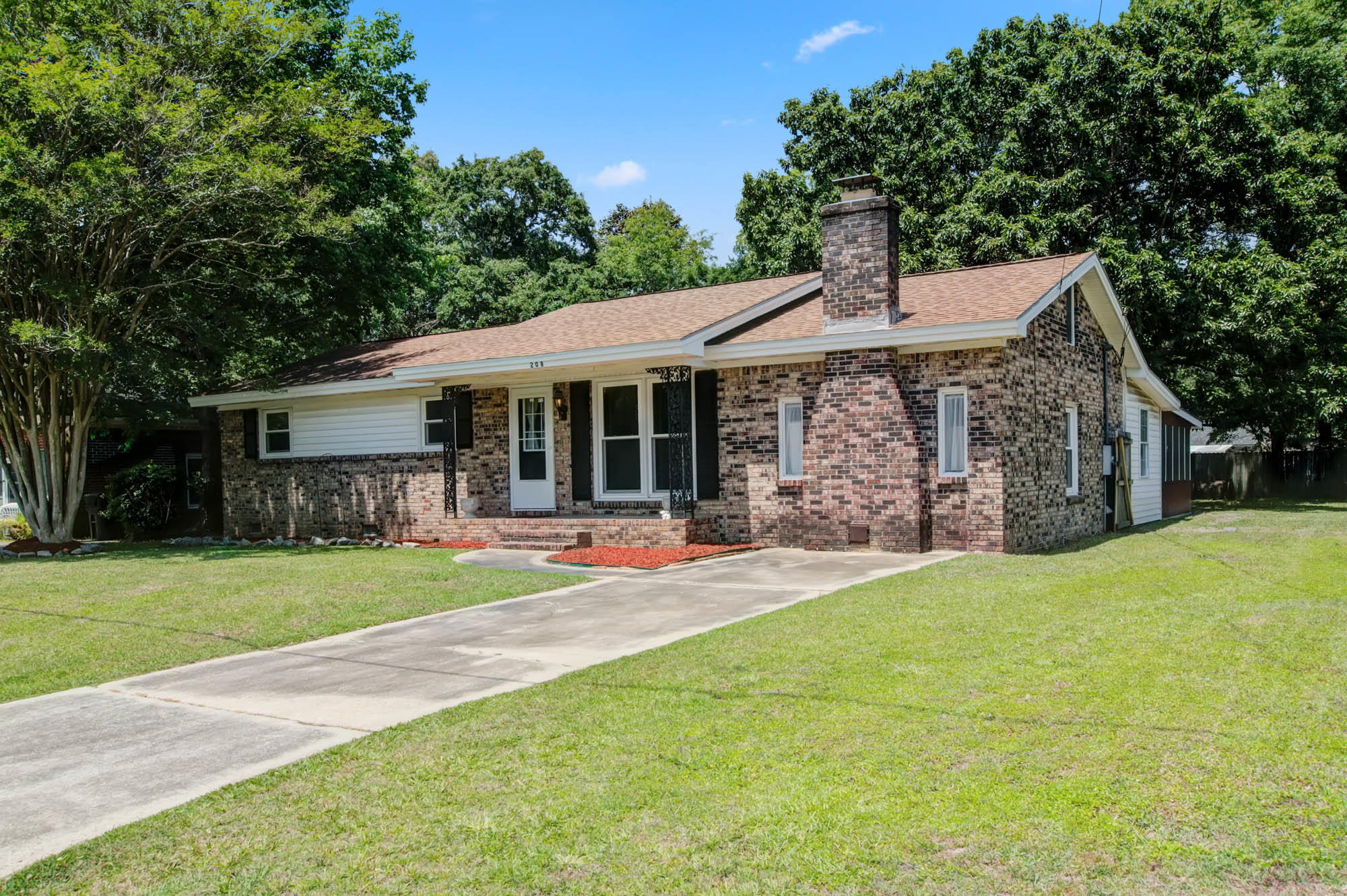 208 Farm Road Goose Creek, SC 29445 - Photo 3 of 27 208 Farm-CalSiglerPhotography (3)