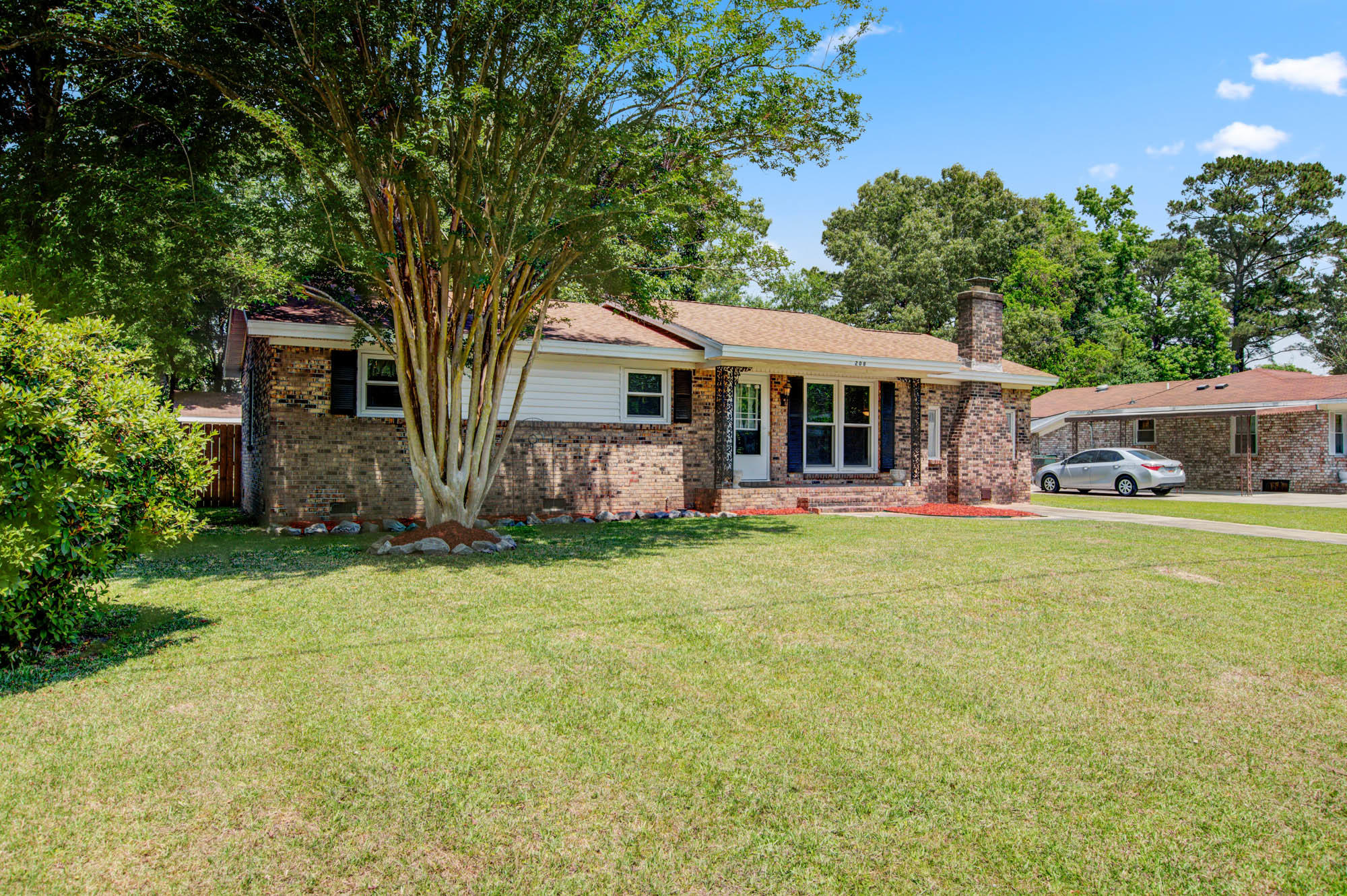 208 Farm Road Goose Creek, SC 29445 - Photo 4 of 27 208 Farm-CalSiglerPhotography (2)