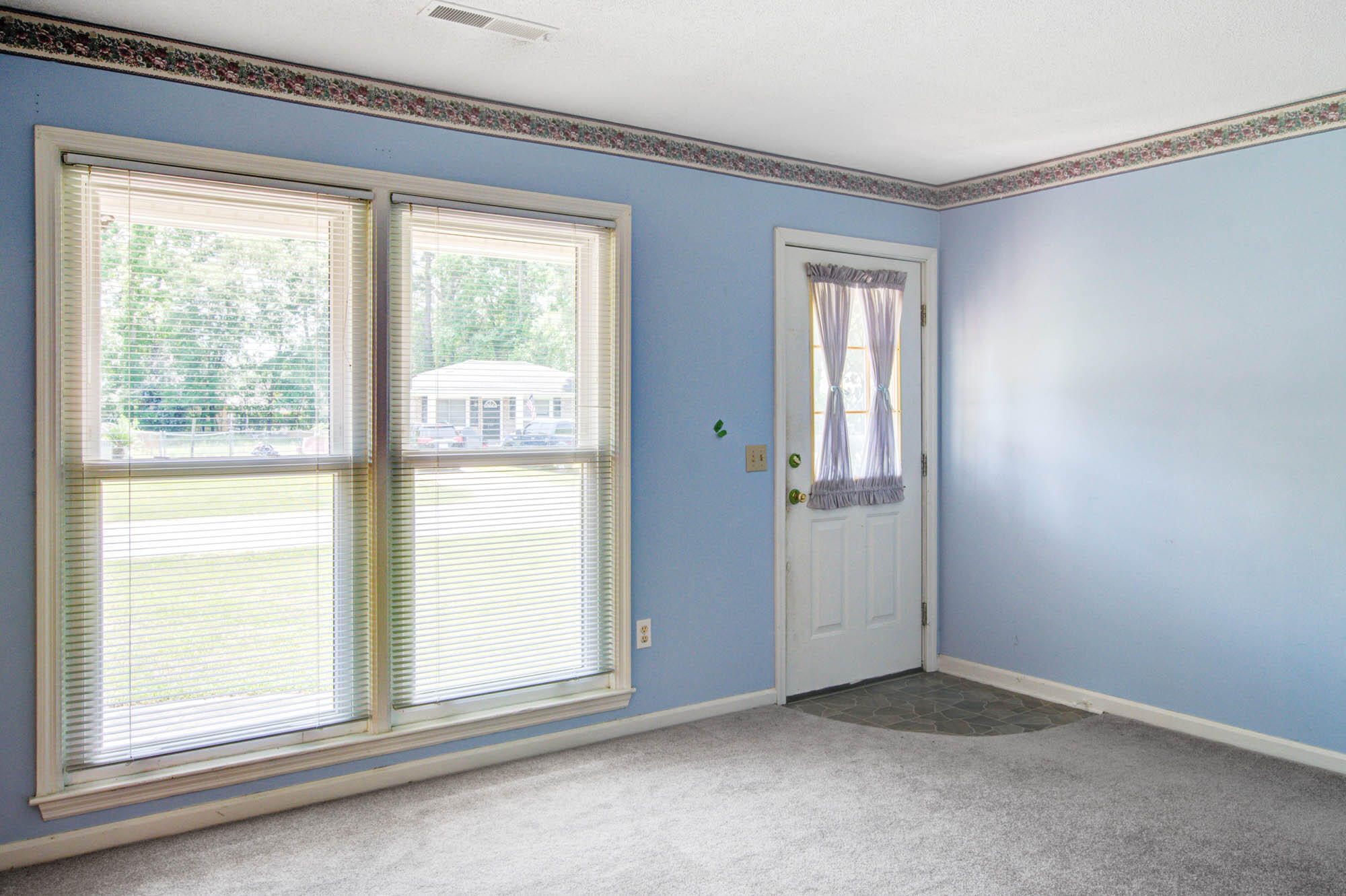 208 Farm Road Goose Creek, SC 29445 - Photo 8 of 27 208 Farm-CalSiglerPhotography (5)