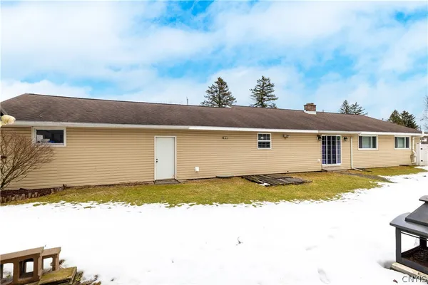 $379,900 | 1 Gerry Avenue, New Hartford, NY 13413