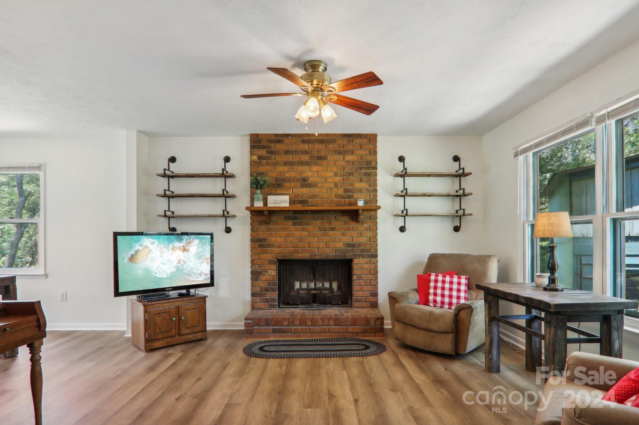 26 Melton Rd Extension Candler, NC 28715 - Photo 5 of 42 Gallery Image 5