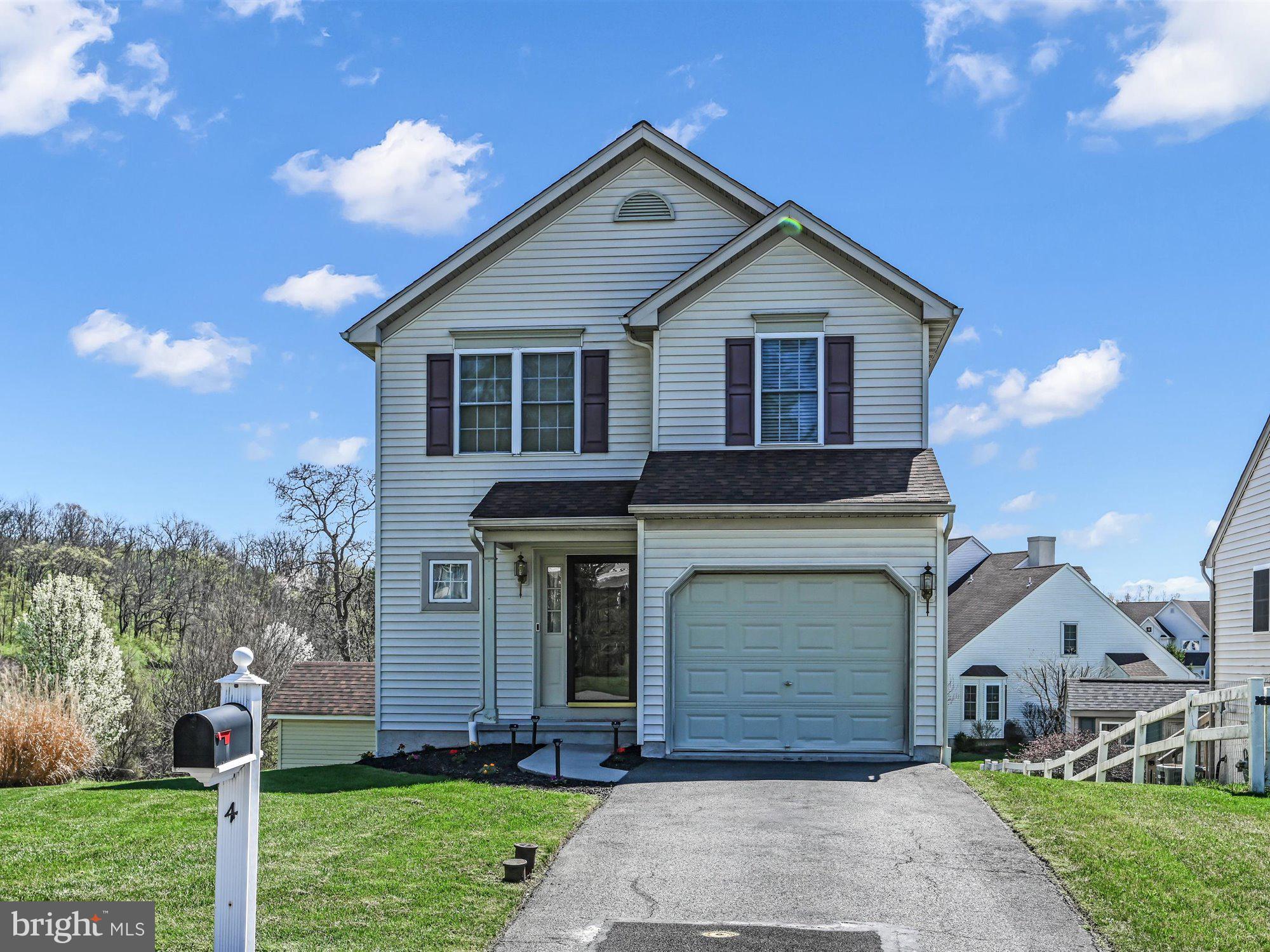 4 Elk Lane Reading, PA 19607 - Photo 1 of 24 Gallery Image 1