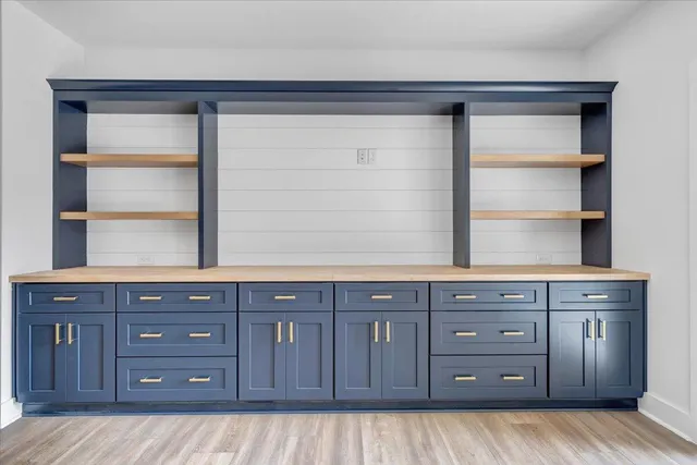 $899,000 | Undisclosed Address, Huddleston, VA 24104