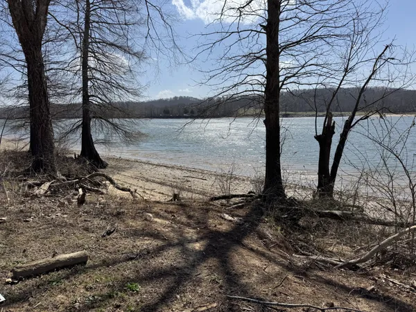 $96,000 | 437 Hardin Btm Road, Clifton, TN 38425