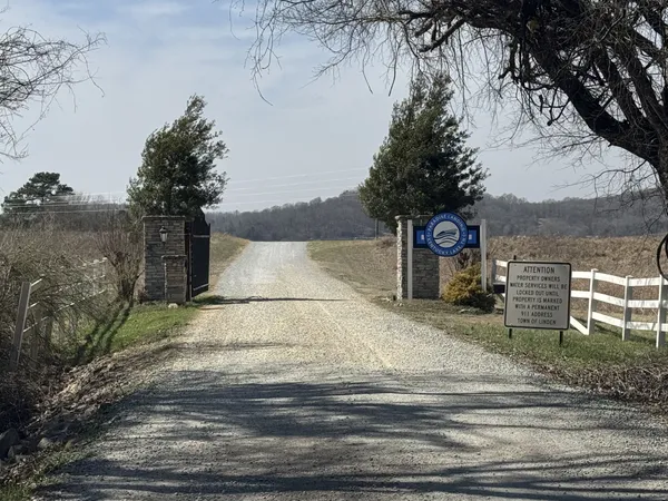 $96,000 | 437 Hardin Btm Road, Clifton, TN 38425