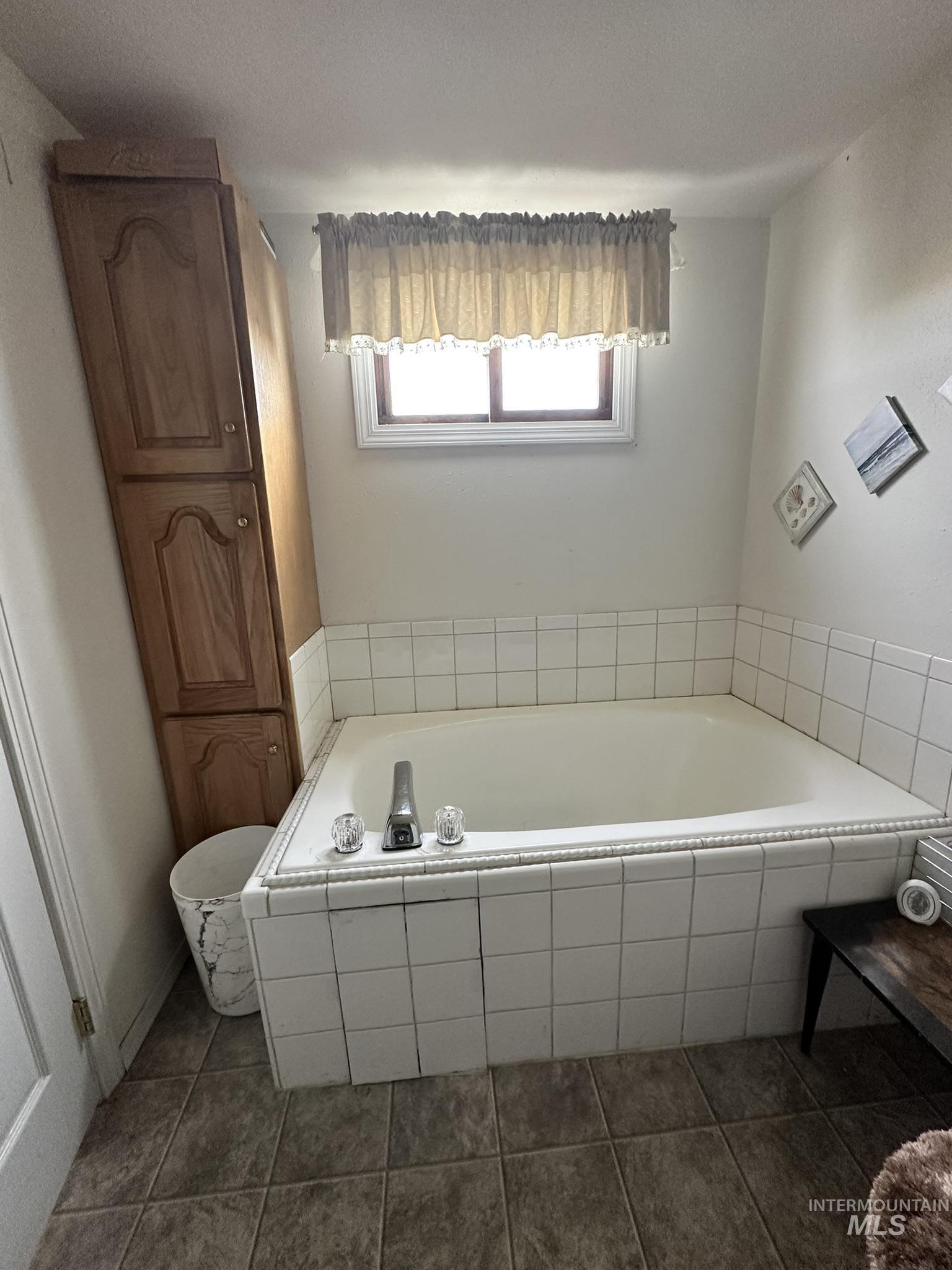 6750 Dearborne Road Nampa, ID 83686 - Photo 13 of 26 Full bath featuring a bath