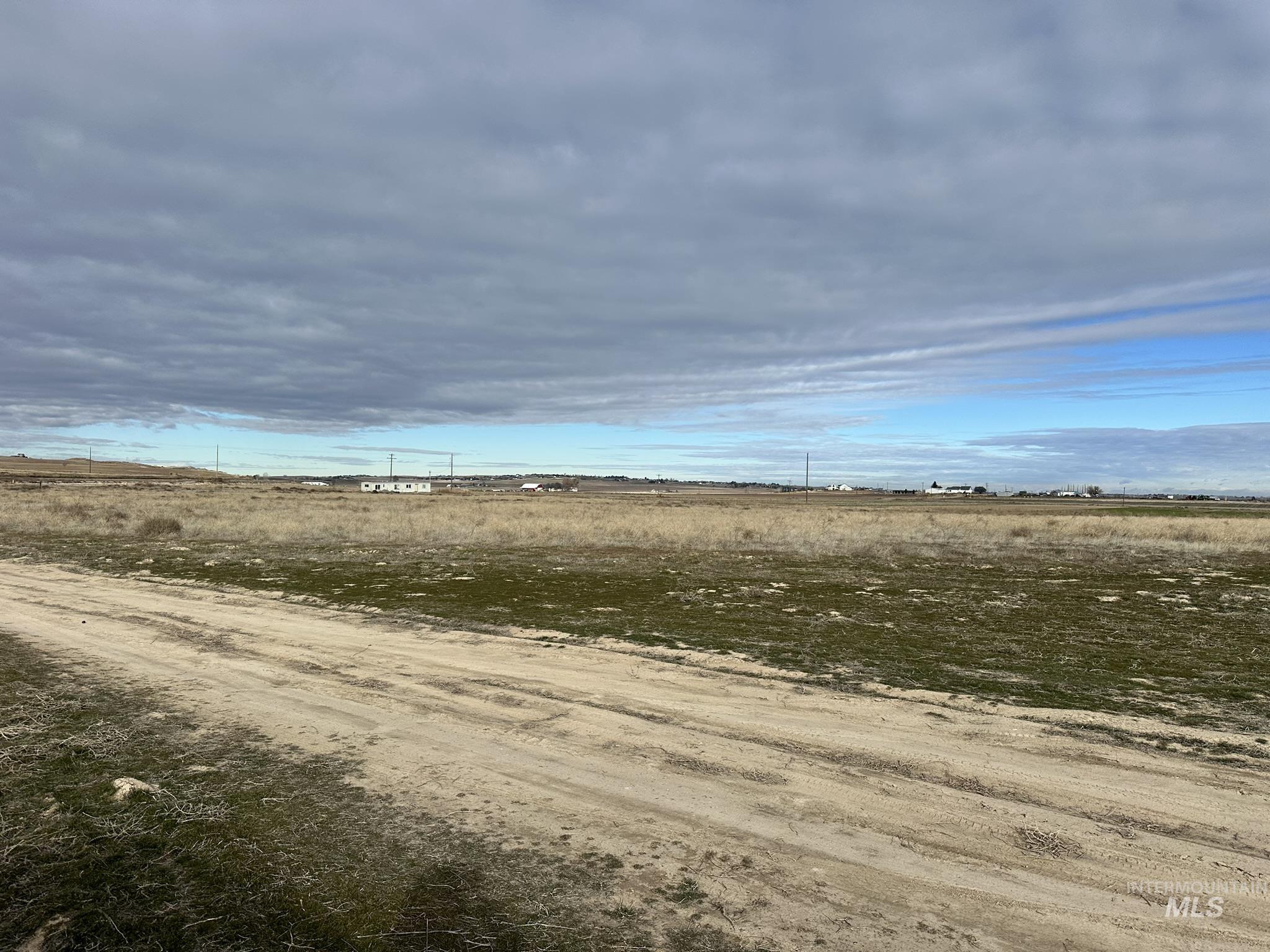 6750 Dearborne Road Nampa, ID 83686 - Photo 2 of 26