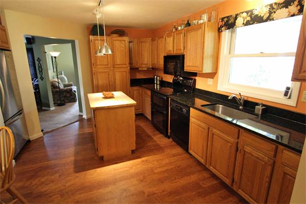32 Summer Hill Road Medway, MA 02053 - Photo 6 of 25 Gallery Image 6
