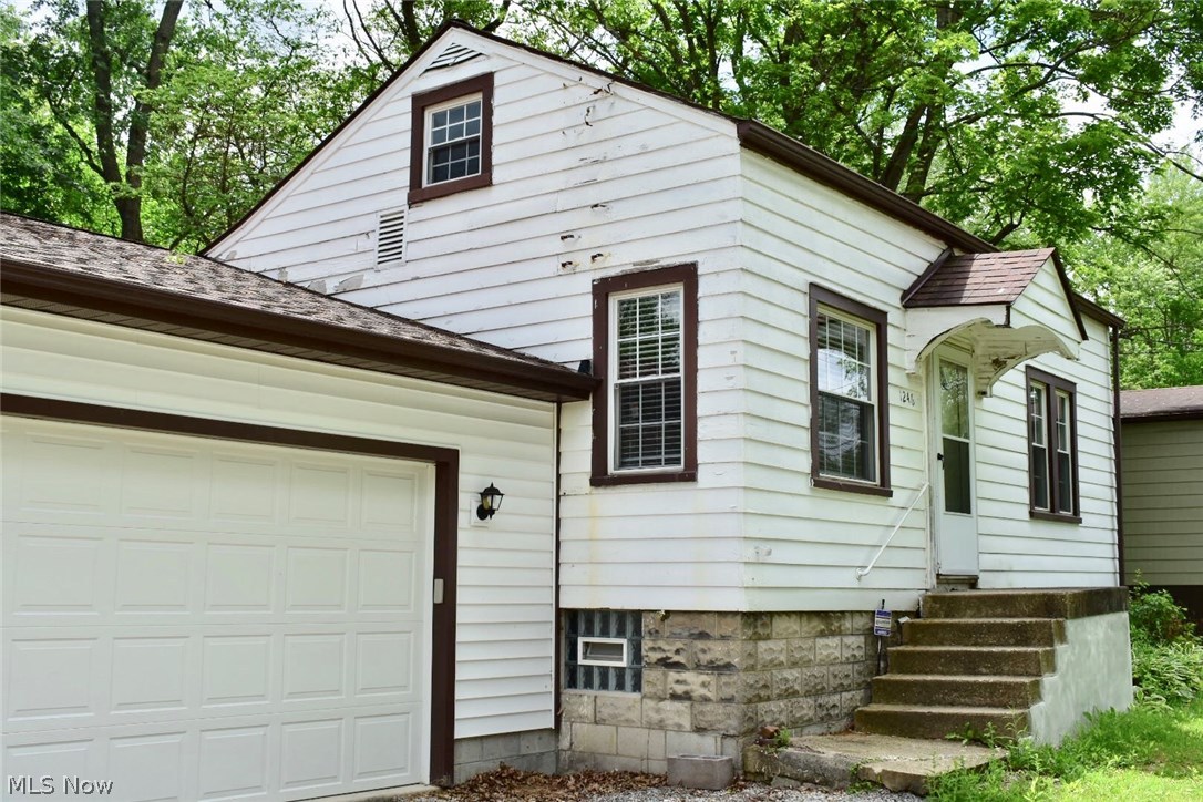 1246 Deforest Road Southeast Warren, OH 44484 - Photo 2 of 26 Newer windows and newer roof (2009).