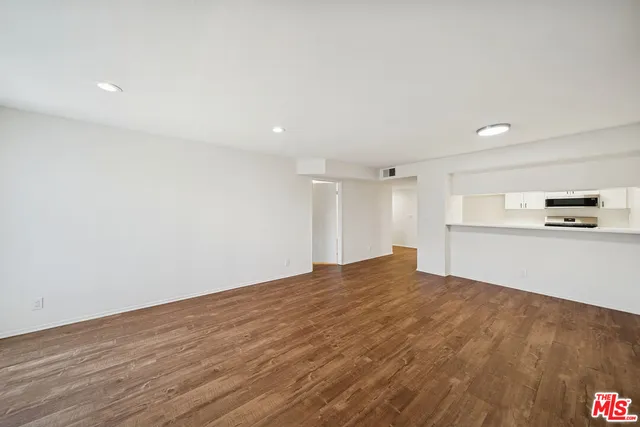 $2,695 | 870 Crenshaw Boulevard, Unit 204, Los Angeles, CA 90005