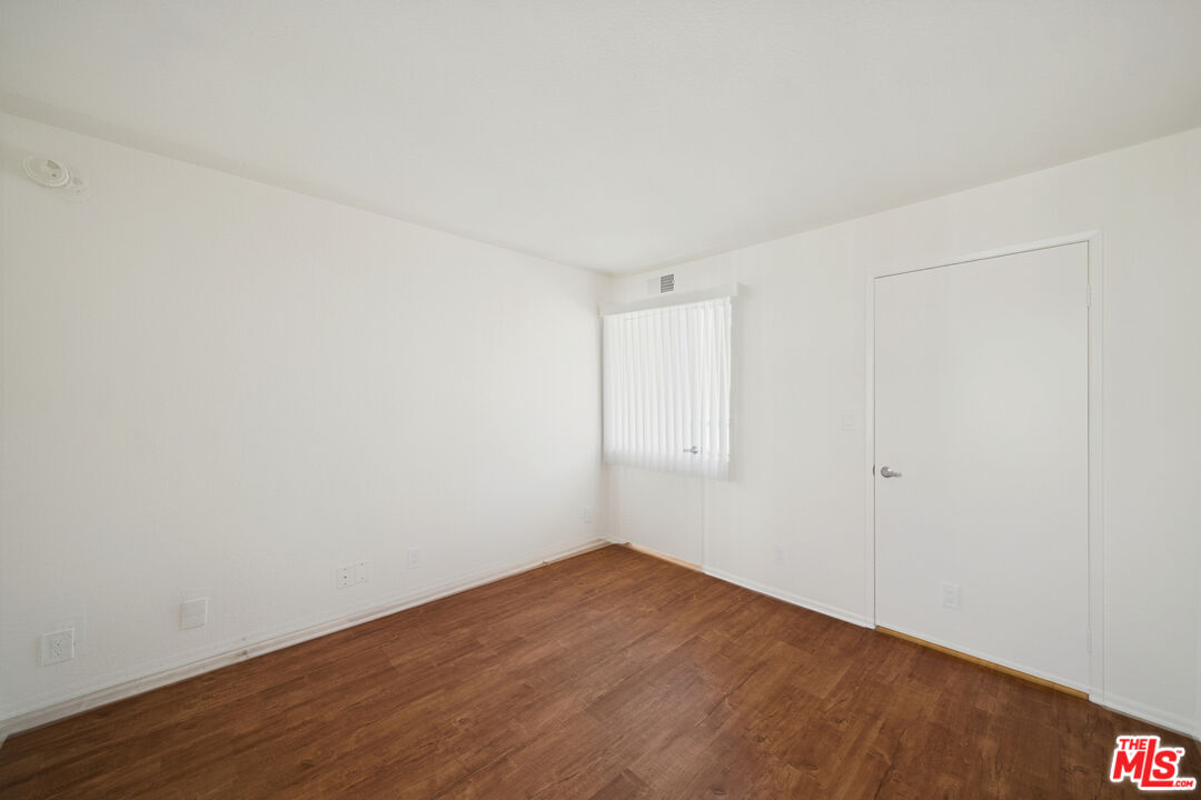 870 Crenshaw Boulevard, Unit 204 Los Angeles, CA 90005 - Photo 14 of 17