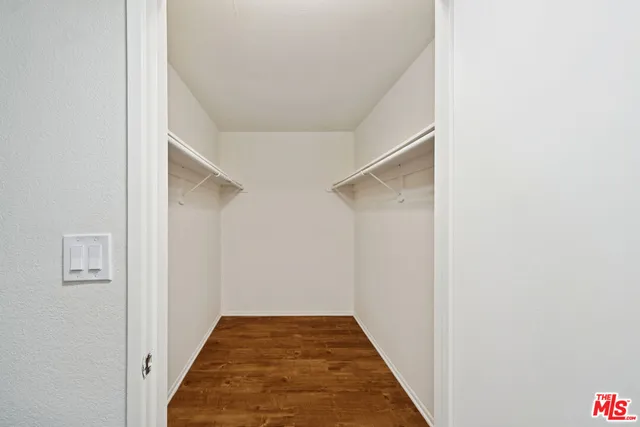 $2,695 | 870 Crenshaw Boulevard, Unit 204, Los Angeles, CA 90005