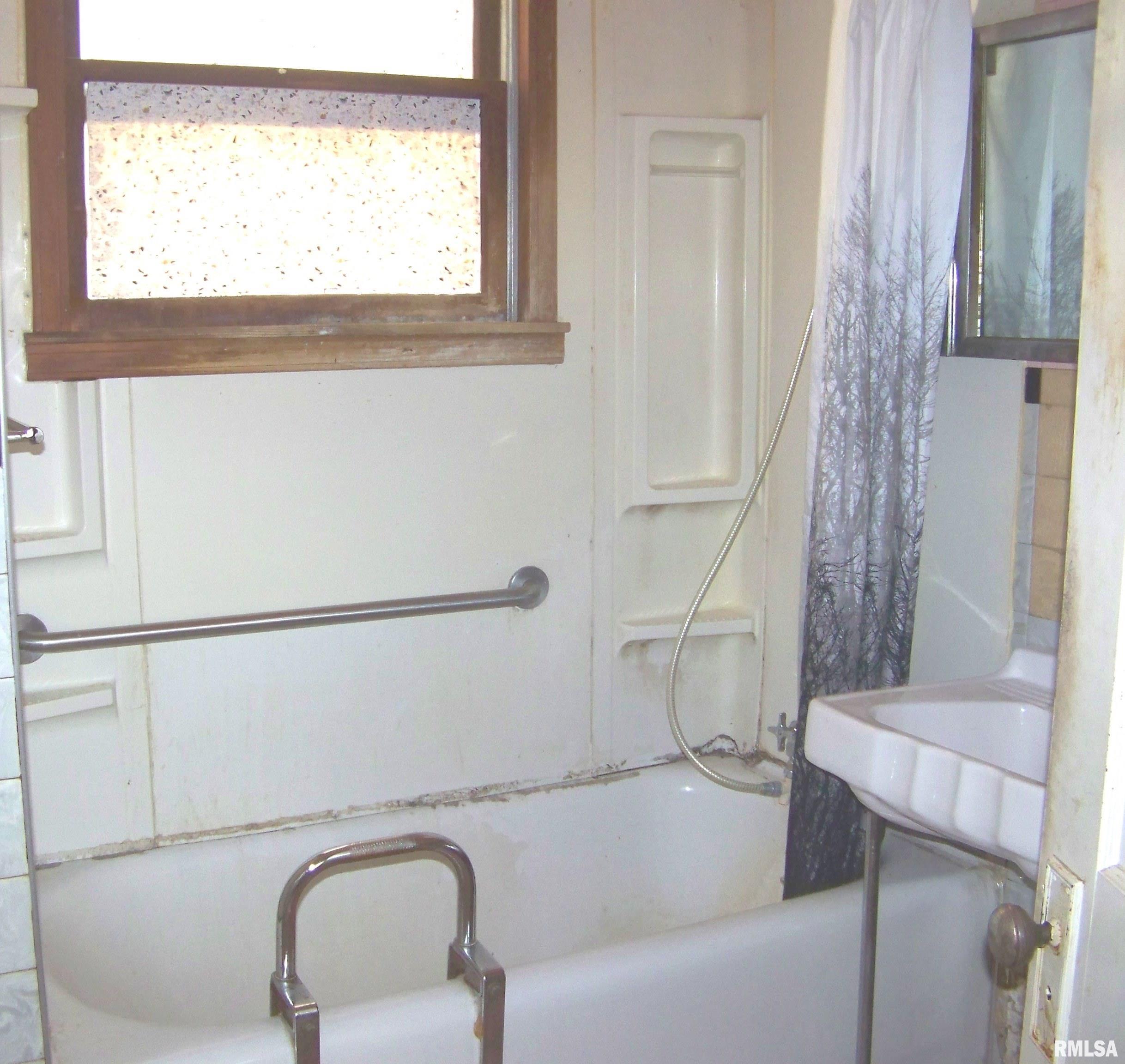 2332 South 7th Street Springfield, IL 62703 - Photo 2 of 8