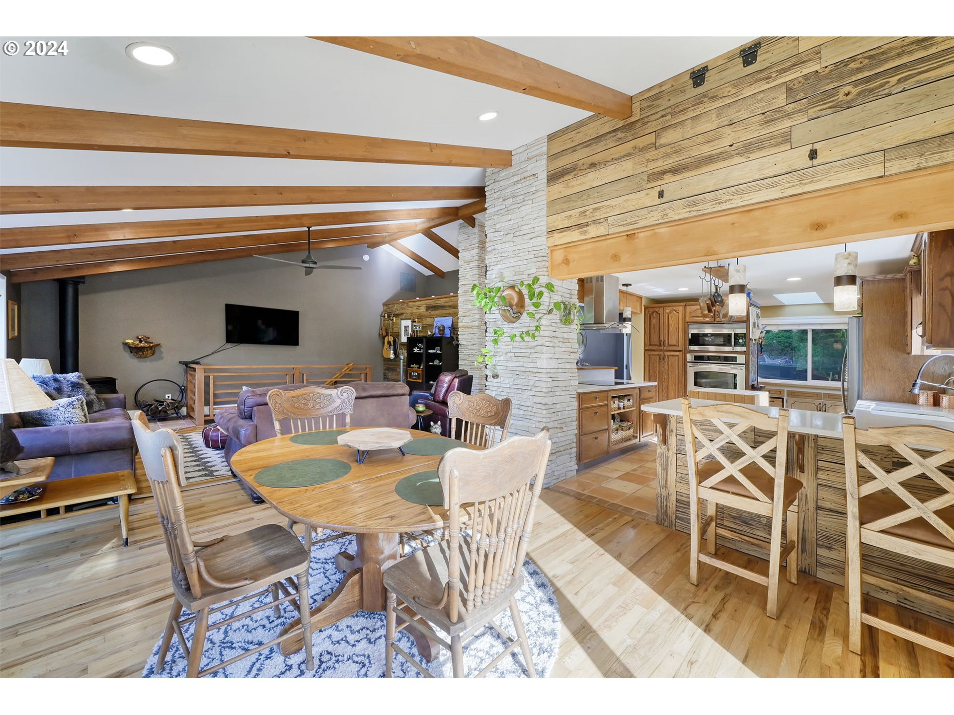 42011 Deerhorn Road Springfield, OR 97478 - Photo 12 of 48 Gallery Image 12