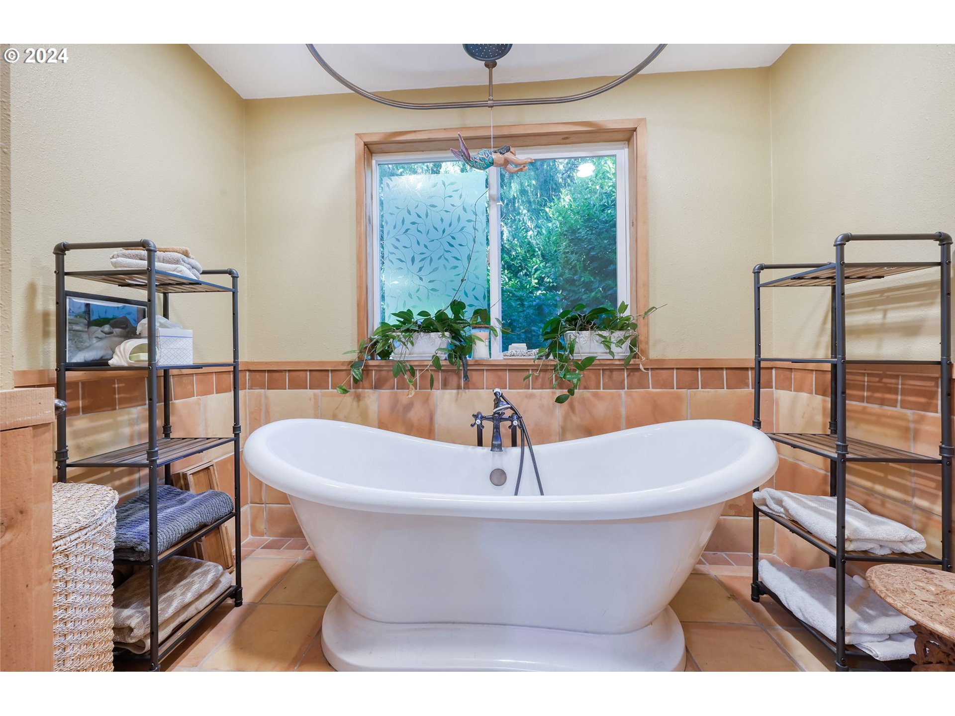 42011 Deerhorn Road Springfield, OR 97478 - Photo 24 of 48 Gallery Image 24