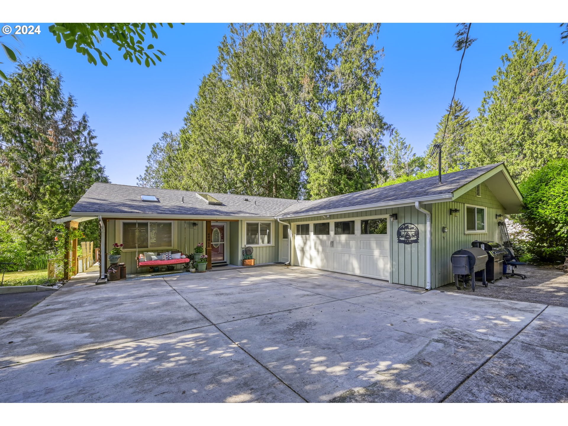 42011 Deerhorn Road Springfield, OR 97478 - Photo 3 of 48 Gallery Image 3