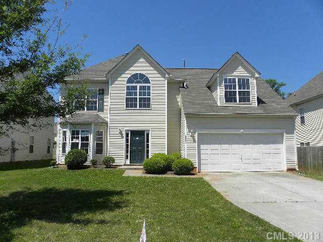 5521 Thompson Road Charlotte, NC 28216 - Photo 1 of 16 Gallery Image 1