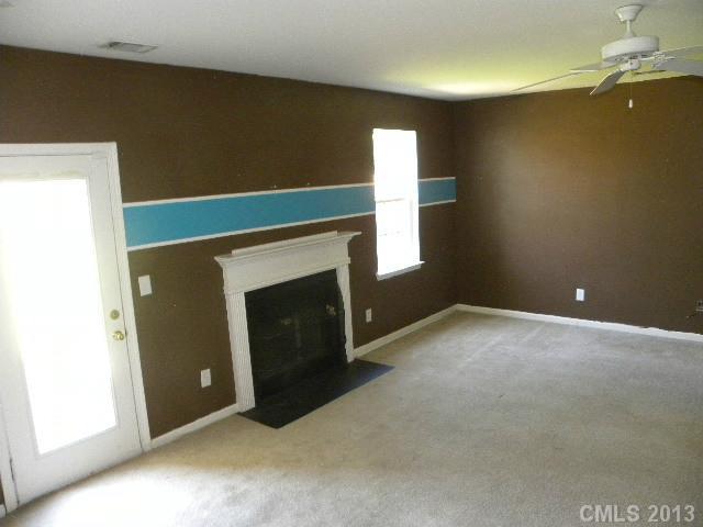5521 Thompson Road Charlotte, NC 28216 - Photo 2 of 16 Gallery Image 2