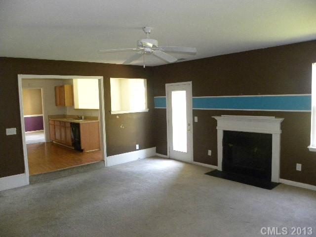 5521 Thompson Road Charlotte, NC 28216 - Photo 3 of 16 Gallery Image 3