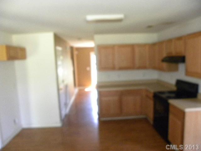 5521 Thompson Road Charlotte, NC 28216 - Photo 7 of 16 Gallery Image 7