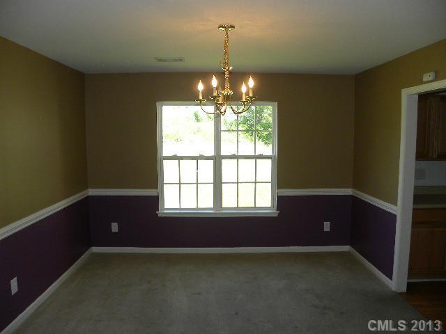 5521 Thompson Road Charlotte, NC 28216 - Photo 9 of 16 Gallery Image 9