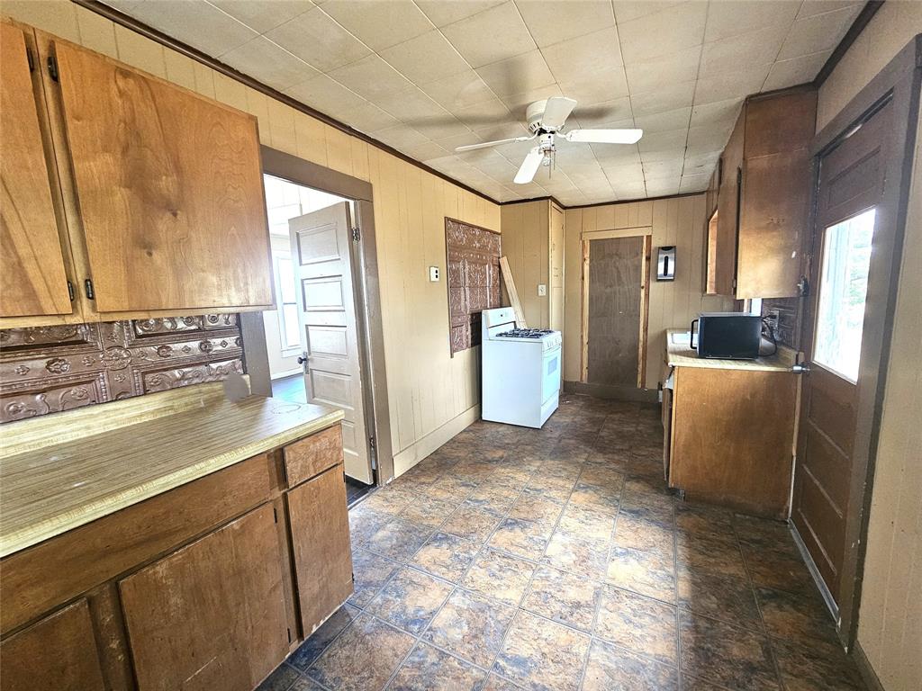 216 Pecan Street Bangs, TX 76823 - Photo 8 of 17