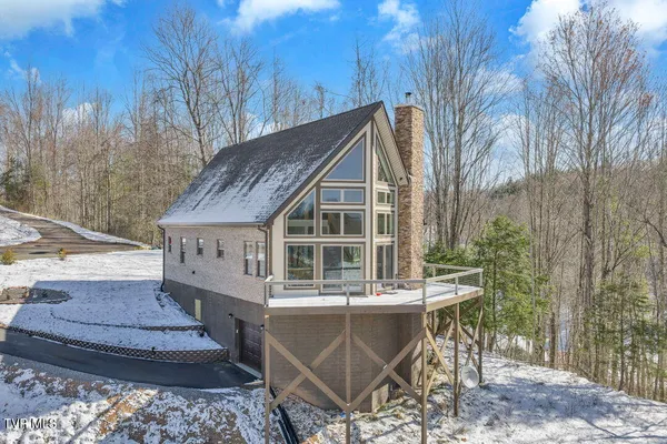 $682,000 | 550 Ridgeview Drive, Mountain City, TN 37683