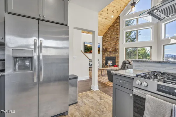 $682,000 | 550 Ridgeview Drive, Mountain City, TN 37683