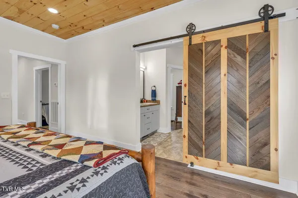 $682,000 | 550 Ridgeview Drive, Mountain City, TN 37683