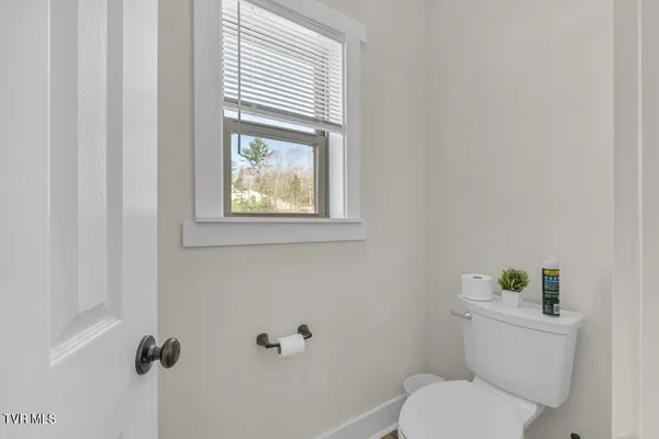 $682,000 | 550 Ridgeview Drive, Mountain City, TN 37683