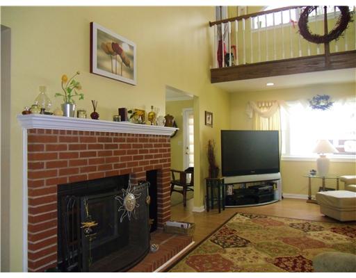 460 Davis School Road Washington, PA 15301 - Photo 3 of 18 Living Room.