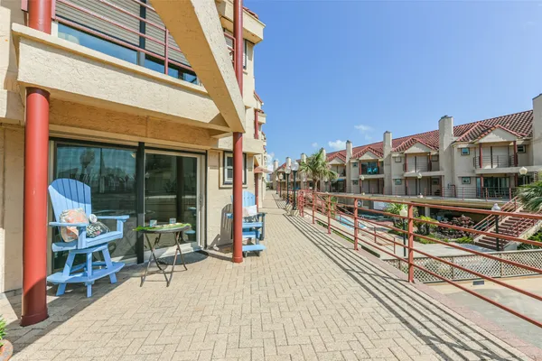 $229,999 | 7312 Seawall Boulevard, Unit 103, Galveston, TX 77551