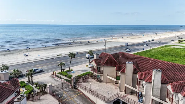 $229,999 | 7312 Seawall Boulevard, Unit 103, Galveston, TX 77551