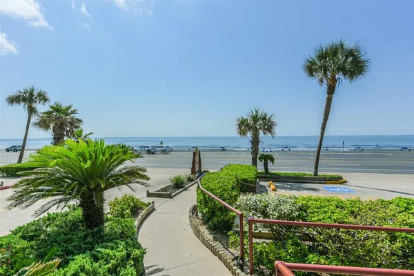 $229,999 | 7312 Seawall Boulevard, Unit 103, Galveston, TX 77551