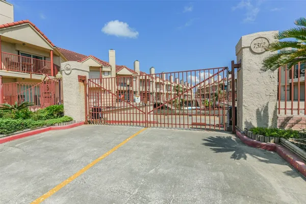$229,999 | 7312 Seawall Boulevard, Unit 103, Galveston, TX 77551