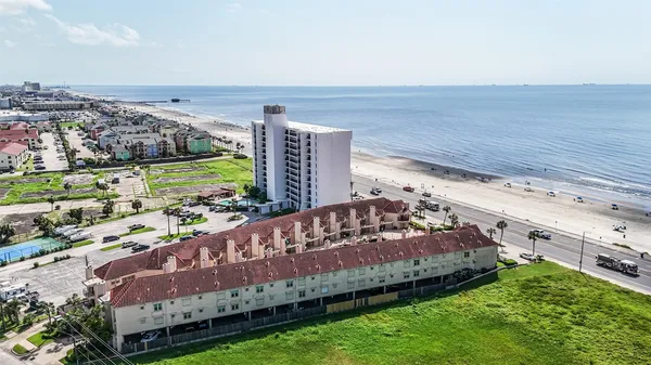 $229,999 | 7312 Seawall Boulevard, Unit 103, Galveston, TX 77551