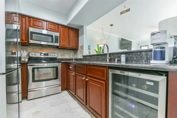 $229,999 | 7312 Seawall Boulevard, Unit 103, Galveston, TX 77551