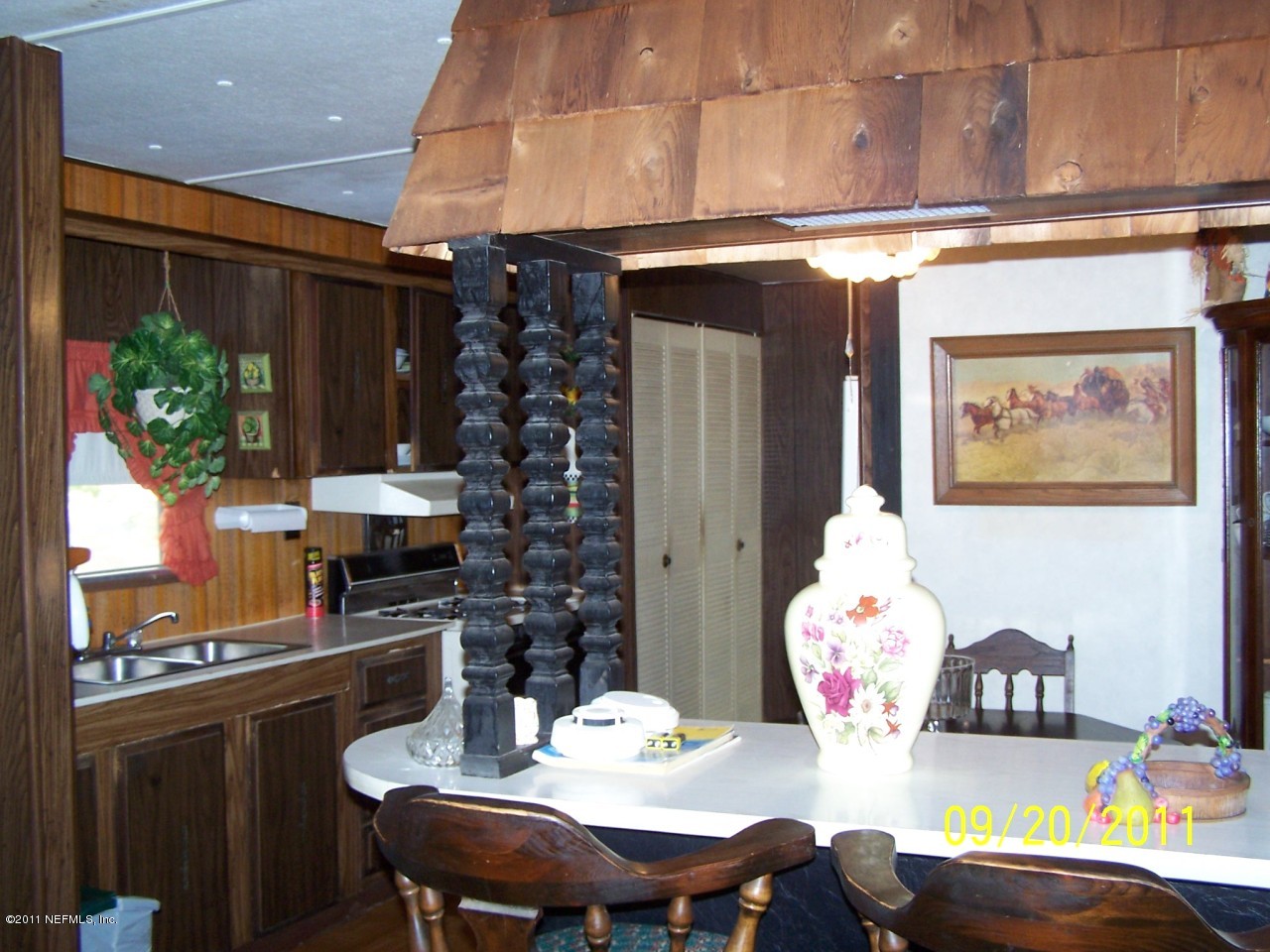 KITCHEN BAR