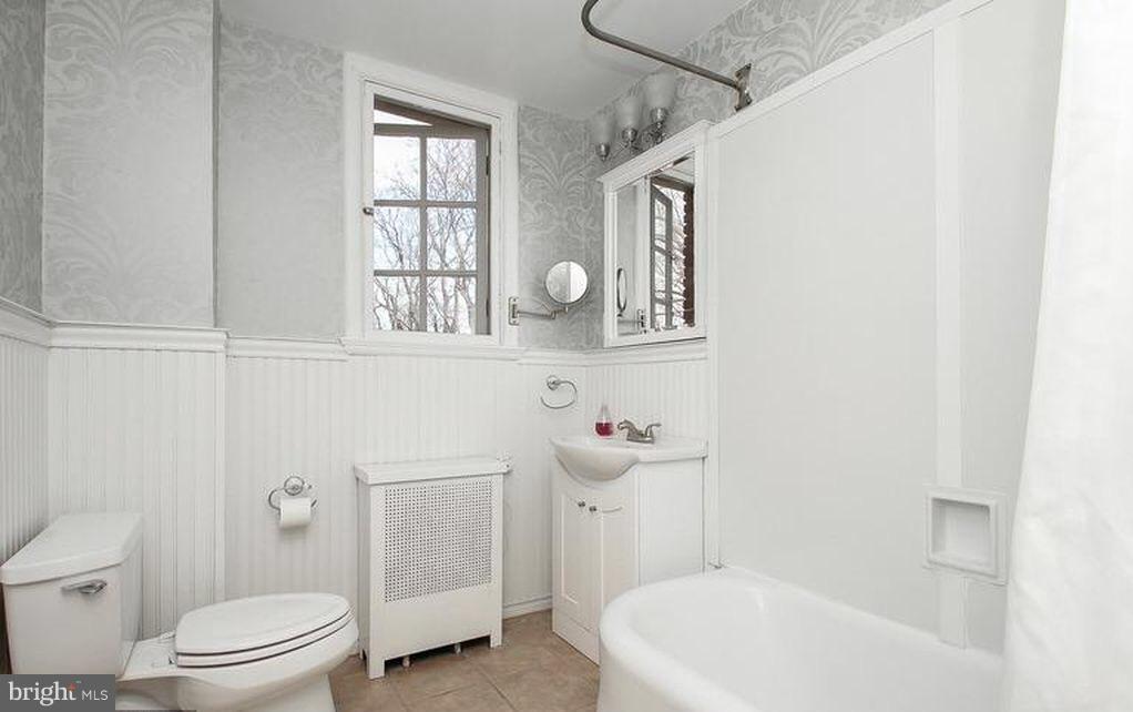 6 Upland Road, Unit Q4 Baltimore, MD 21210 - Photo 6 of 8