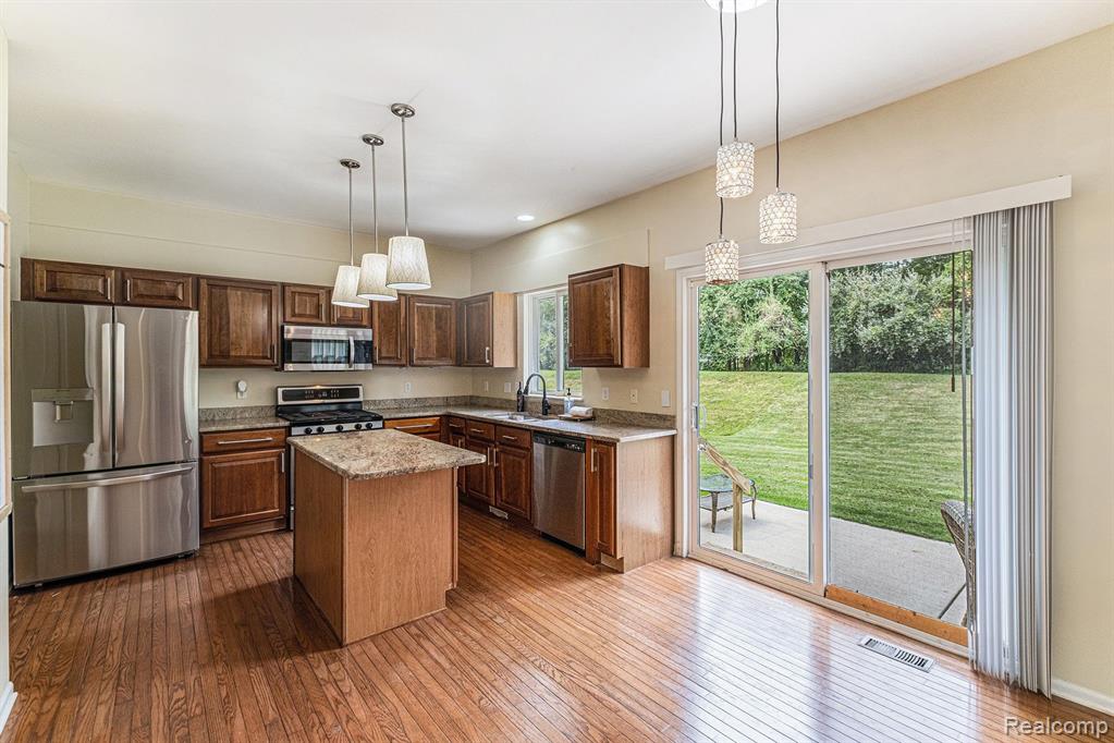 902 Deer Valley Road Holly, MI 48442 - Photo 12 of 30