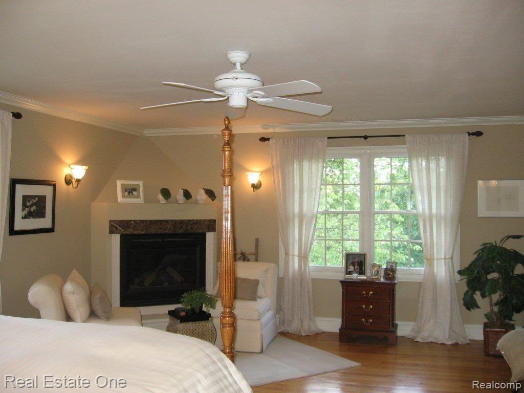 4255 Sheldon Road Rochester, MI 48306 - Photo 12 of 17 Master Sitting Area