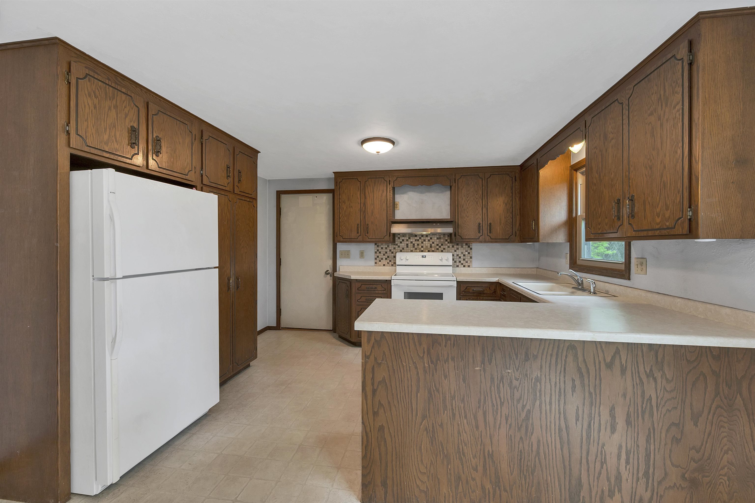 2205 School Road De Pere, WI 54115 - Photo 8 of 48
