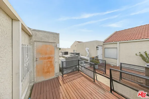 $450,000 | 1118 Valencia Street, Unit 310, Los Angeles, CA 90015