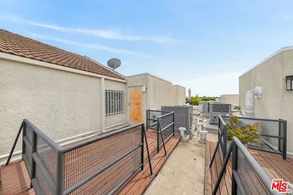 $450,000 | 1118 Valencia Street, Unit 310, Los Angeles, CA 90015