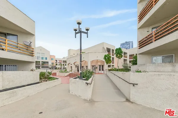 $450,000 | 1118 Valencia Street, Unit 310, Los Angeles, CA 90015