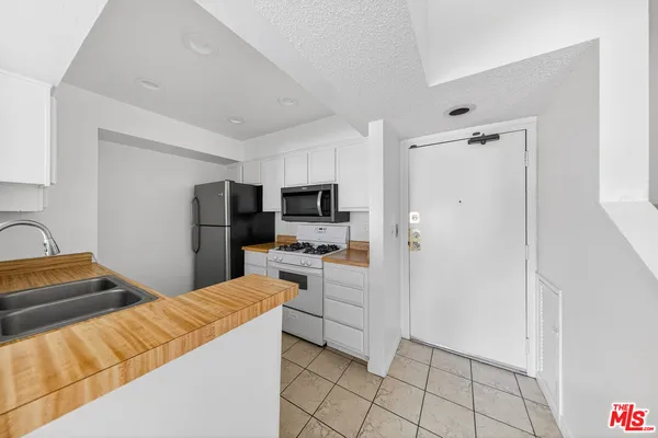 $450,000 | 1118 Valencia Street, Unit 310, Los Angeles, CA 90015